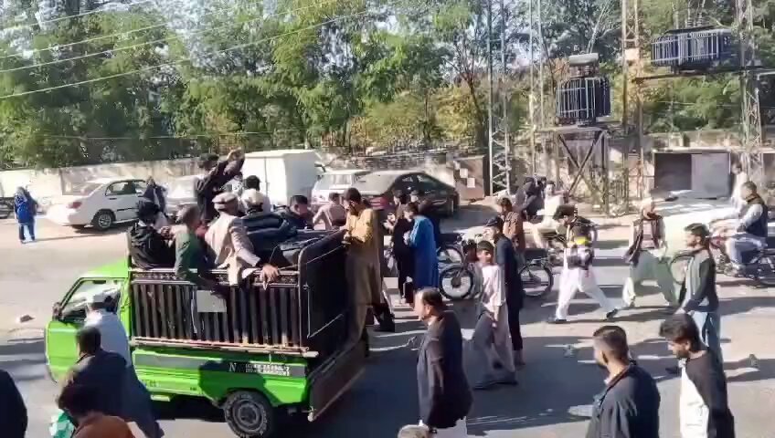 کشمیریوں نے فسطائیت اور کالے قوانین کو جوتے کی نوک پر رکھ دیا۔میرپور کو ایک کم مزاحمت پسند اور ماٹھا شہر سمجھا جاتا تھا۔یہ اگر میرپور کا حال ہے تو باقی کشمیر کا اندازہ کرنا نا ممکن ہے۔مزاحمت تیز ہو