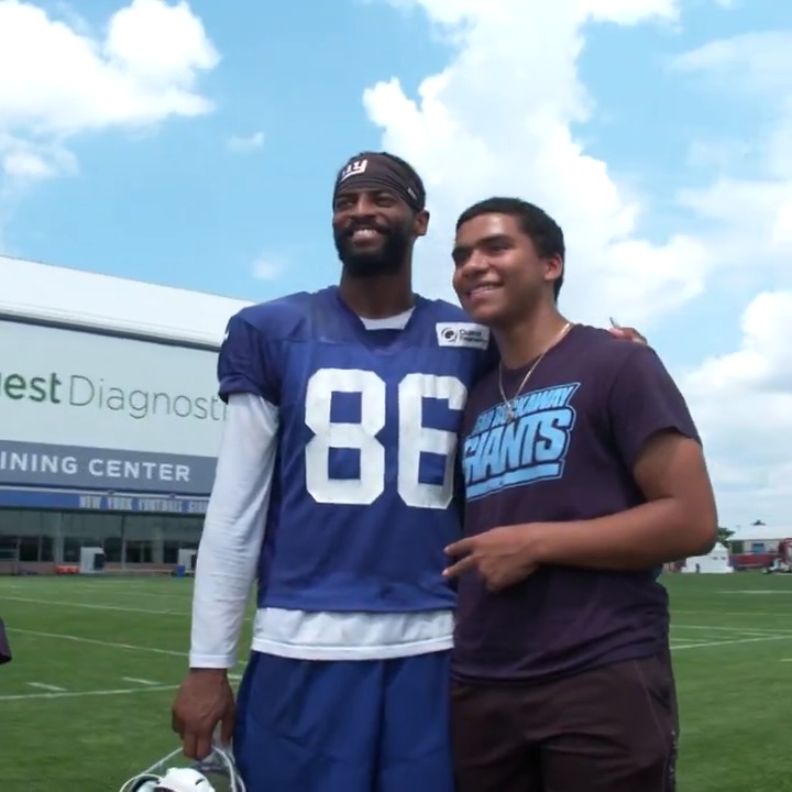 Darius Slayton continues to make a lasting impact in our local communities 💙 1 Repost = 1 Vote 🗳️ Darius Slayton + #WPMOYChallenge