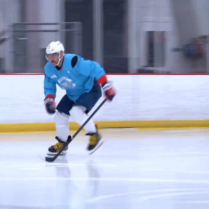 Alex Ovechkin broke his leg 17 days ago. Alex Ovechkin today: (via Washington Capitals)