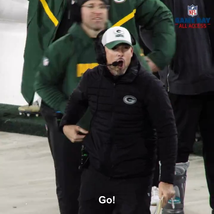 Matt LaFleur is all of us watching Jordan Love ball ๐ฟ @Packers