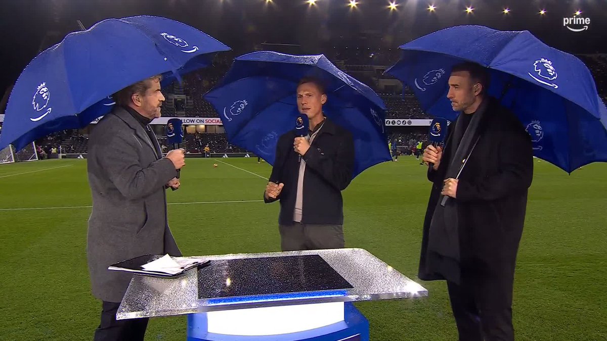 The magic of live coverage 😂😂😂 Steve Sidwell 0-1 Umbrella #PLonPrime Steve Sidwell