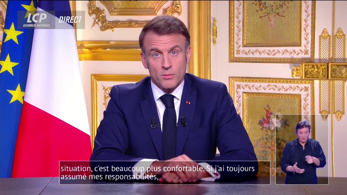 "Je n'assumerai jamais l'irresponsabilité des autres et notamment des parlementaires qui ont choisi en conscience de faire tomber le budget et le gouvernement de la France à quelques jours des fêtes de Noël", explique Emmanuel Macron. #Macron20H #CVR