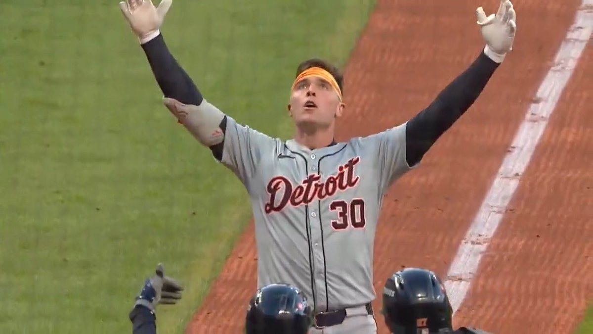 Play No. 35 of 2024: Kerry Carpenter comes up clutch with a MASSIVE home run in the ALDS 🔥
