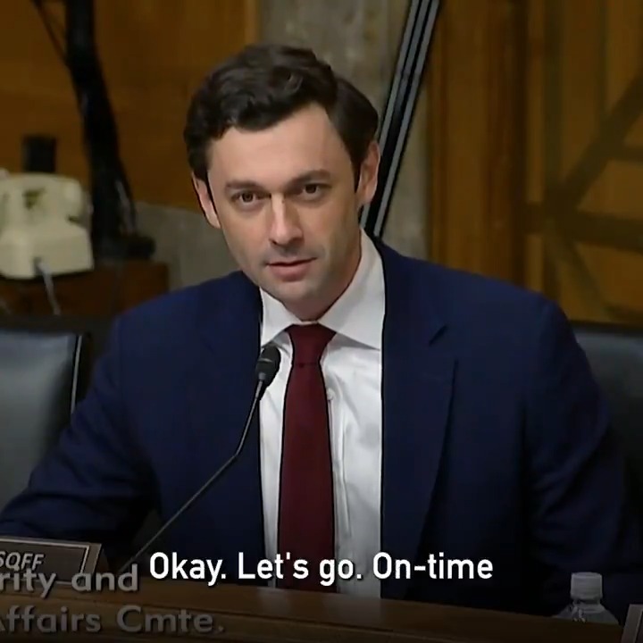 The way Senator My Boo spits pure fire at DeJoy is hot 🥵
