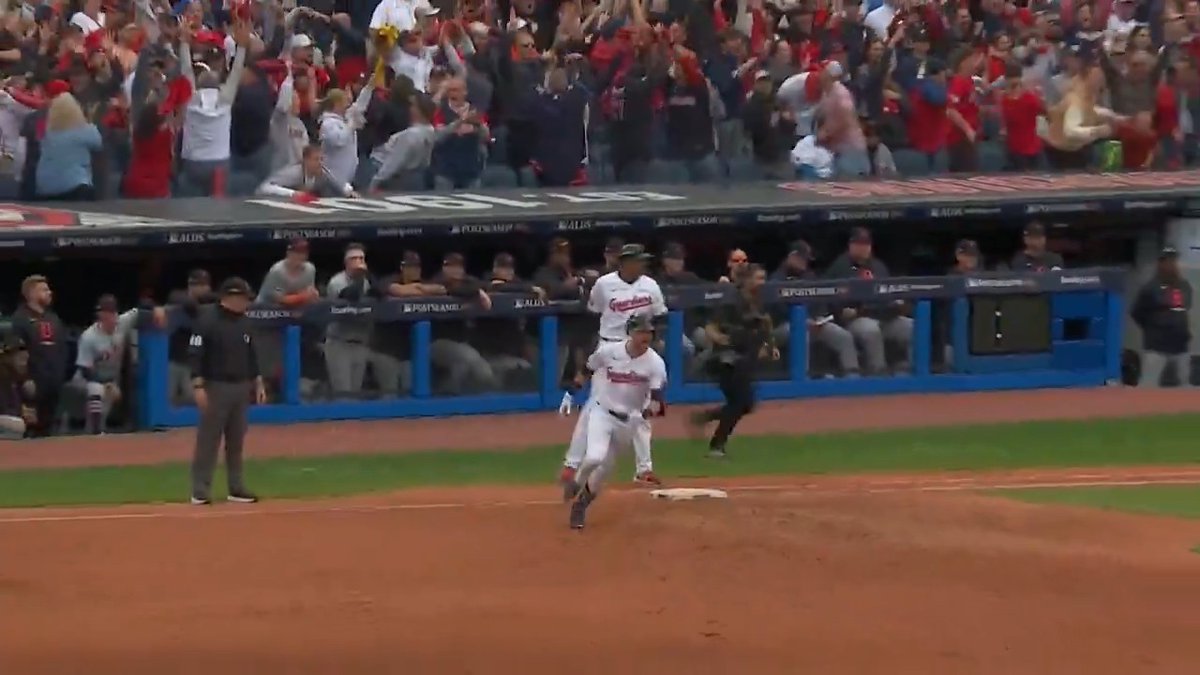 Play No. 32 of 2024: Lane Thomas crushes a go-ahead grand slam in a winner-take-all ALDS Game 5 💥