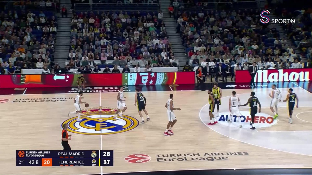 NIGEL HAYES-DAVIS! 👌🔥 Sizce Saras Jasikevicius'un pozisyondaki tepkisinin sebebi ne? 🤔
