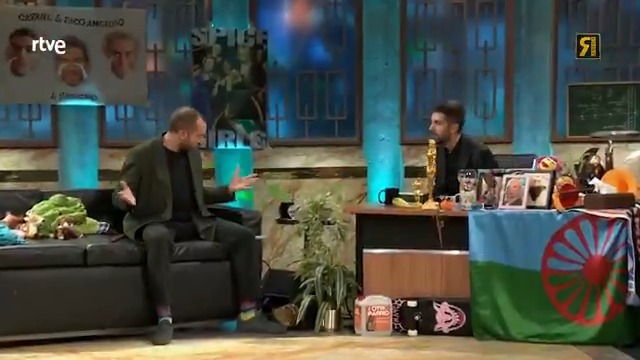 Todos nos hemos cruzado con imbéciles así. Para todos ellos: Una mierda pa ti 💩🖕🏻 #LaRevuelta Que no hace falta ser gilipollas para dar dirigir un equipo.