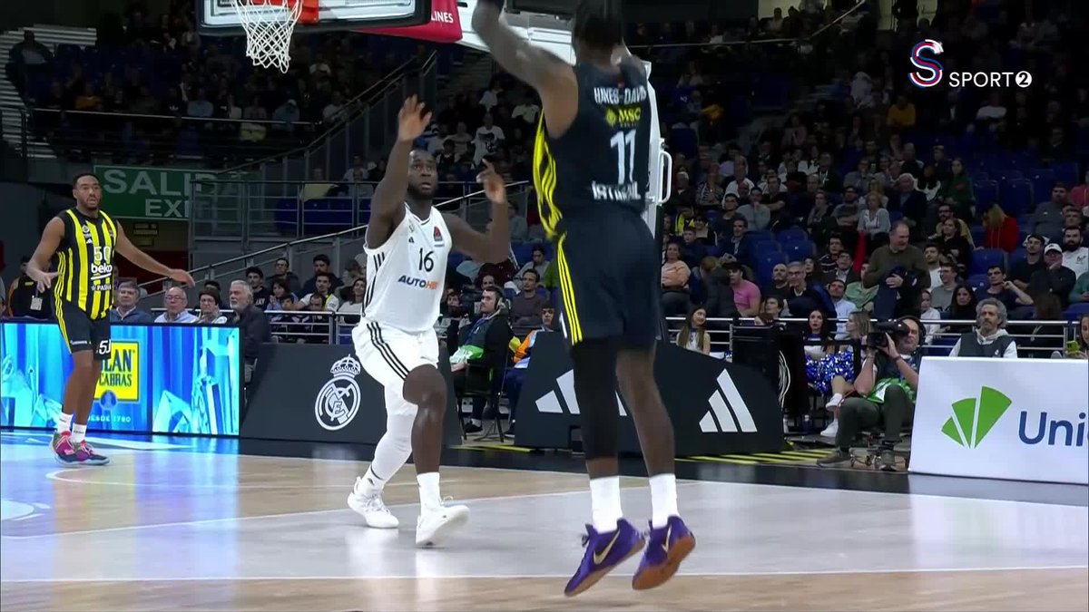 Fenerbahçe, deplasmanda Real Madrid'i 82-70 mağlup etti.