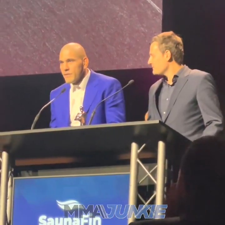 Alex Pereira wins MMA fighter of the year 🗿