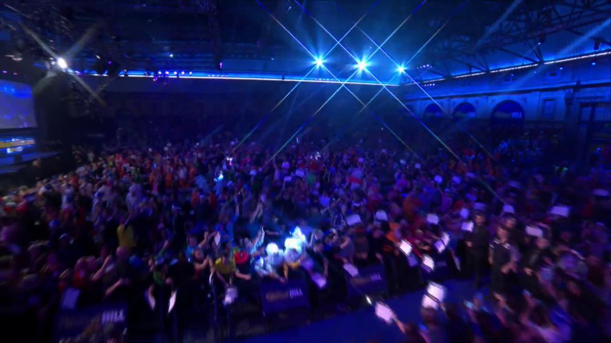 Still one of the greatest walks outs ever to grace darts Spine tingling, every single time 🤩
