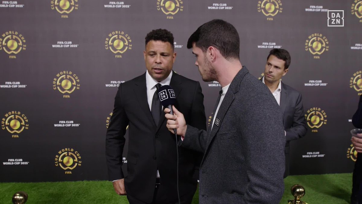 El mensaje de Ronaldo a la afición del Real Valladolid 🗣️ "Que sigan confiando. Estamos hablando con LALIGA porque la diferencia de presupuesto es muy grande" #ErasmusFC