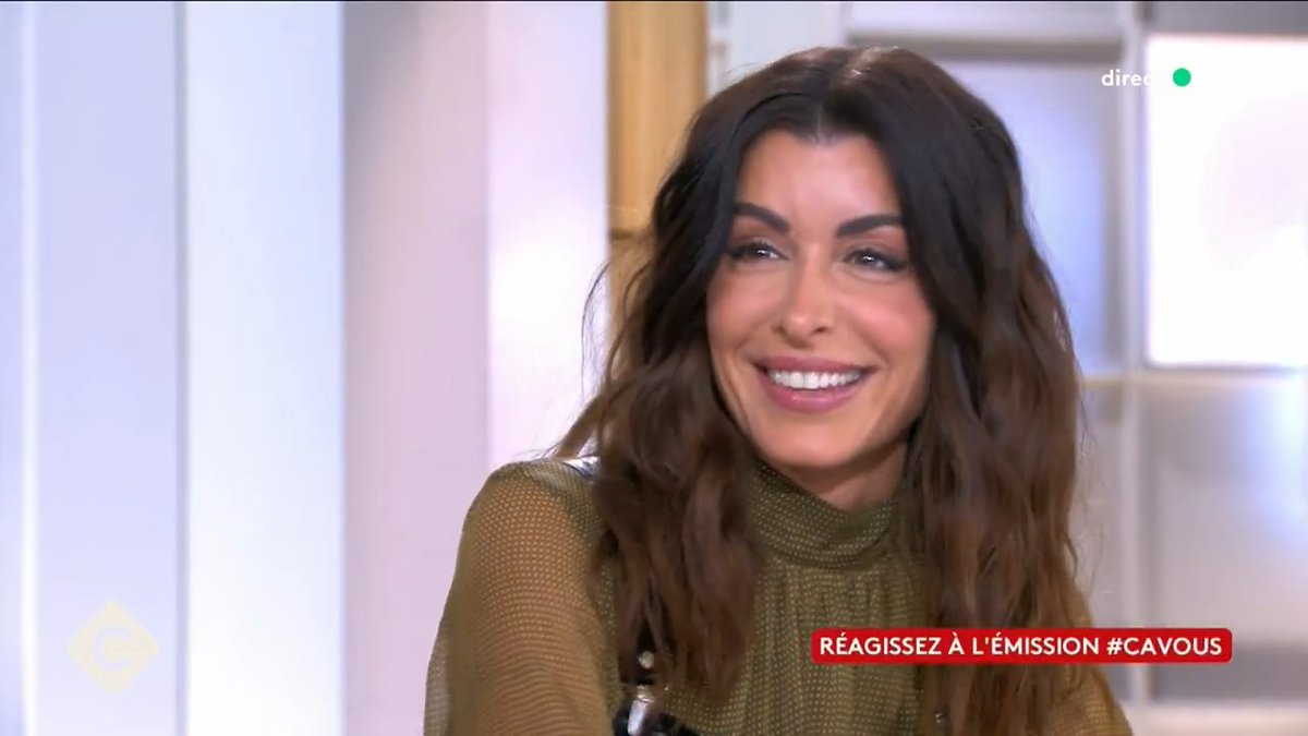 « L’aspirateur et le lave-vaisselle, ce sont, entre autres, mes objets préférés. Donc rien à voir avec ma vie de chanteuse. Je suis une maman à part entière. J’aime assumer mes responsabilités. » Jenifer dans #CàVous ✨