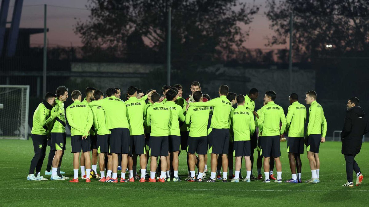 🔜 Ahora, a por el domingo. 🤝 Eskerrik asko @RealMadrid por cedernos las instalaciones. ¡Es un placer entrenar aquí!