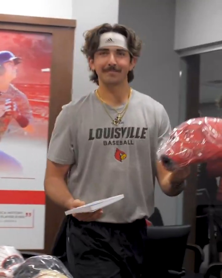 New glove vibin' #GoCards x Wilson Baseball & Softball