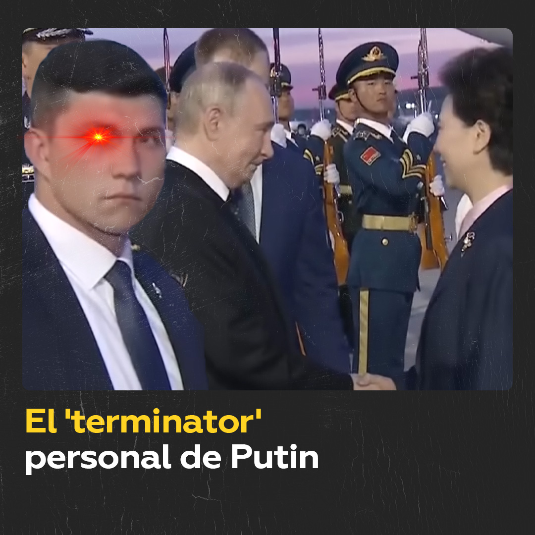 El guardaespaldas de Putin parece un robot con ‘ojos en todas partes’ Los internautas notaron al guardaespaldas de Putin en su último viaje a Pekín. Su mirada, rápida y seria, hizo que muchos lo compararan más con un robot. 🎥 Más videos en Rumble 👉