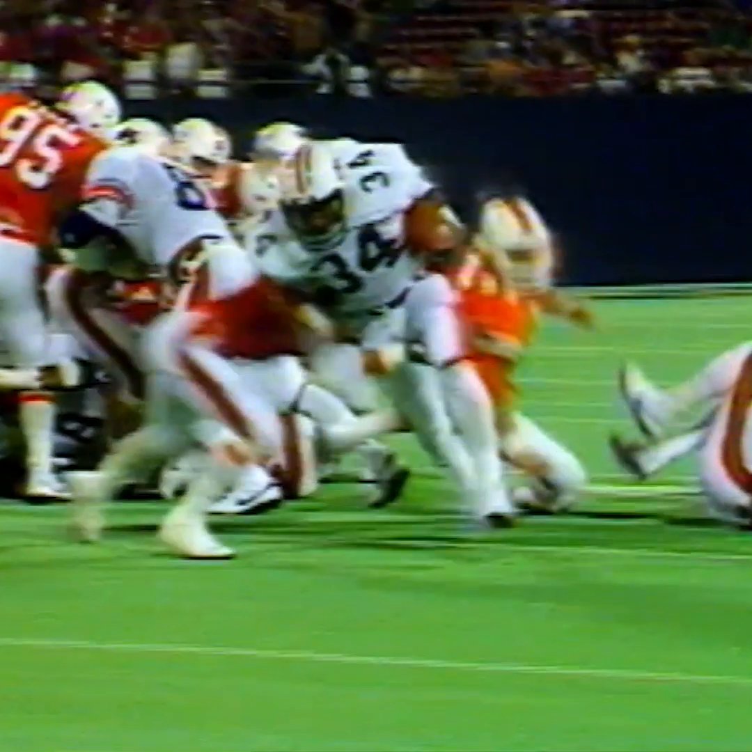 This weekend marks the anniversary of Bo Jackson ‘s Heisman Trophy win. The greatest to ever do it 💯 Auburn Football #WDE 🦅