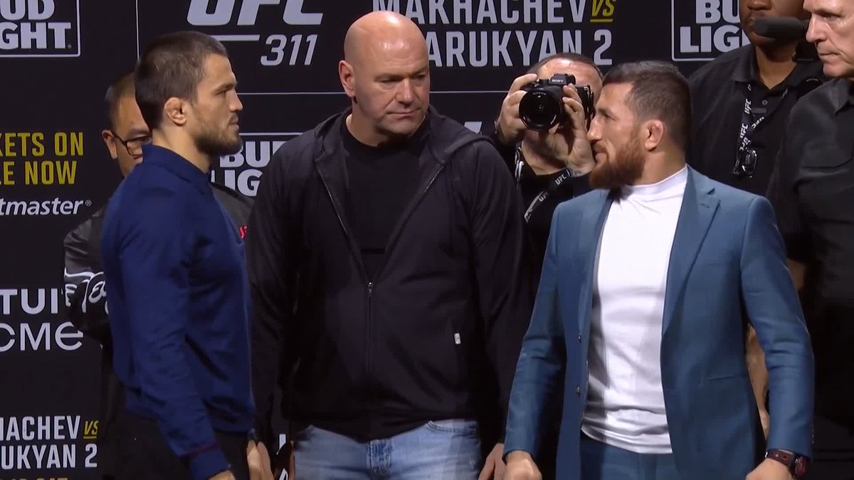 Dana impuso respeto y ni se acercaron!! Merab apenas miró a Umar y se nota que no está cómodo con esta pelea, nunca lo vi tan enojado #UFC311