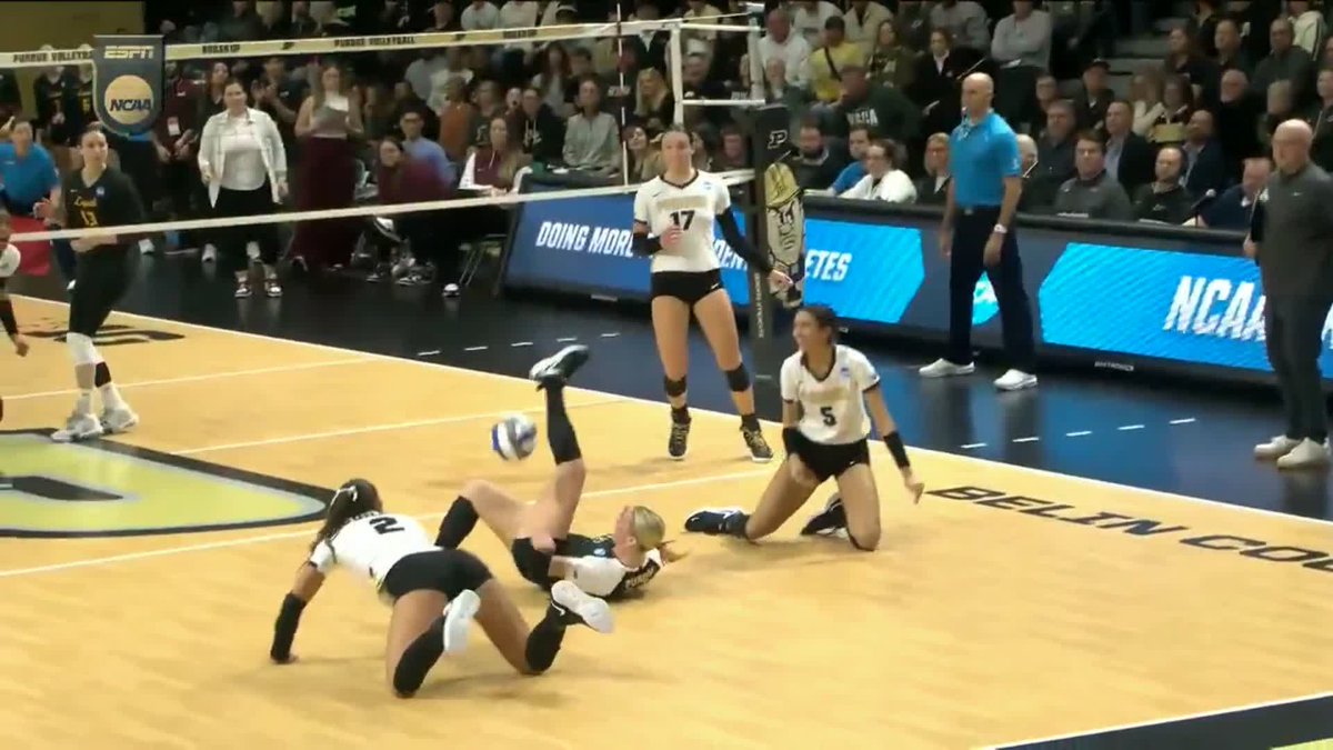 UNBELIEVABLE 😳 #NCAAWVB #SCTop10 x 🎥 ESPN+ / Purdue Volleyball