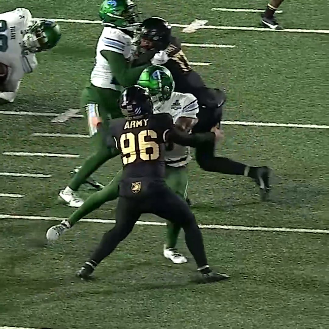 KICKER FORCES THE FUMBLE 🔥 What a play from Army's kicker Trey Gronotte 😤