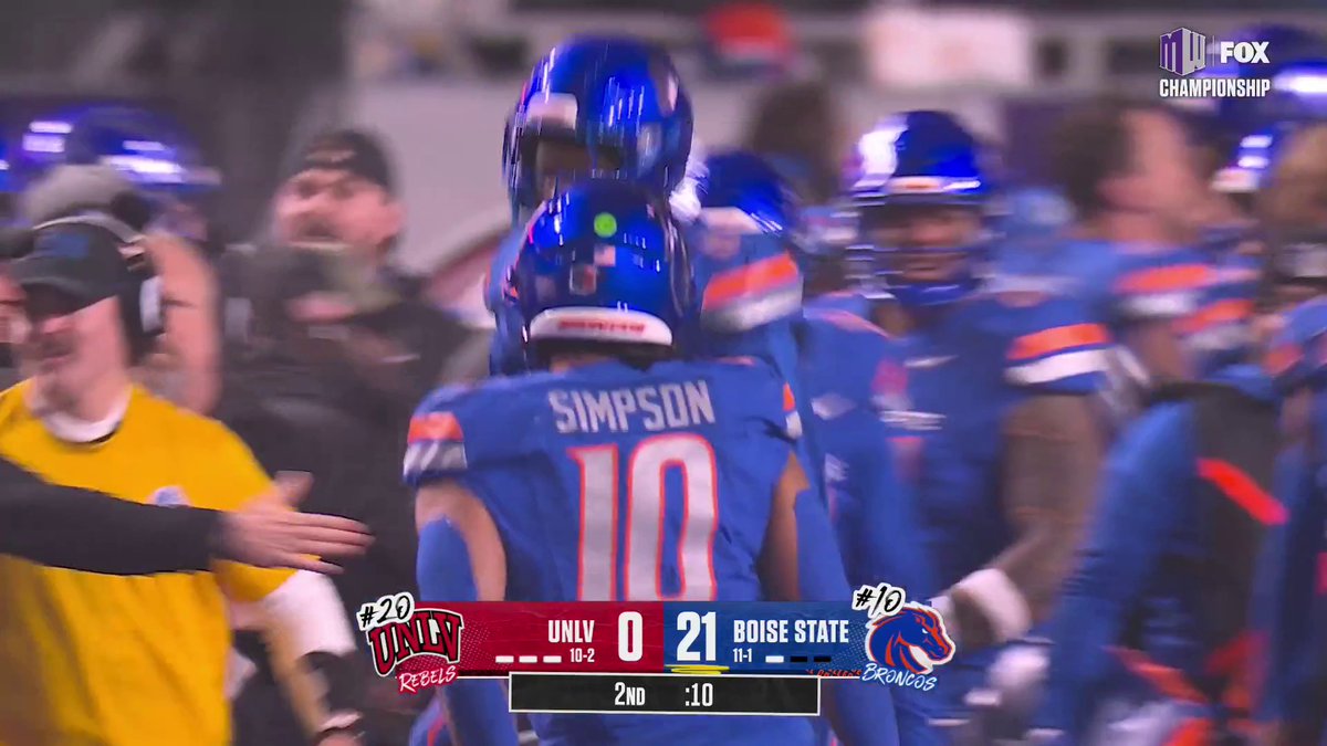 PICKED OFF BY BOISE STATE Boise State Football closes out a dominant first half with an interception 🙌