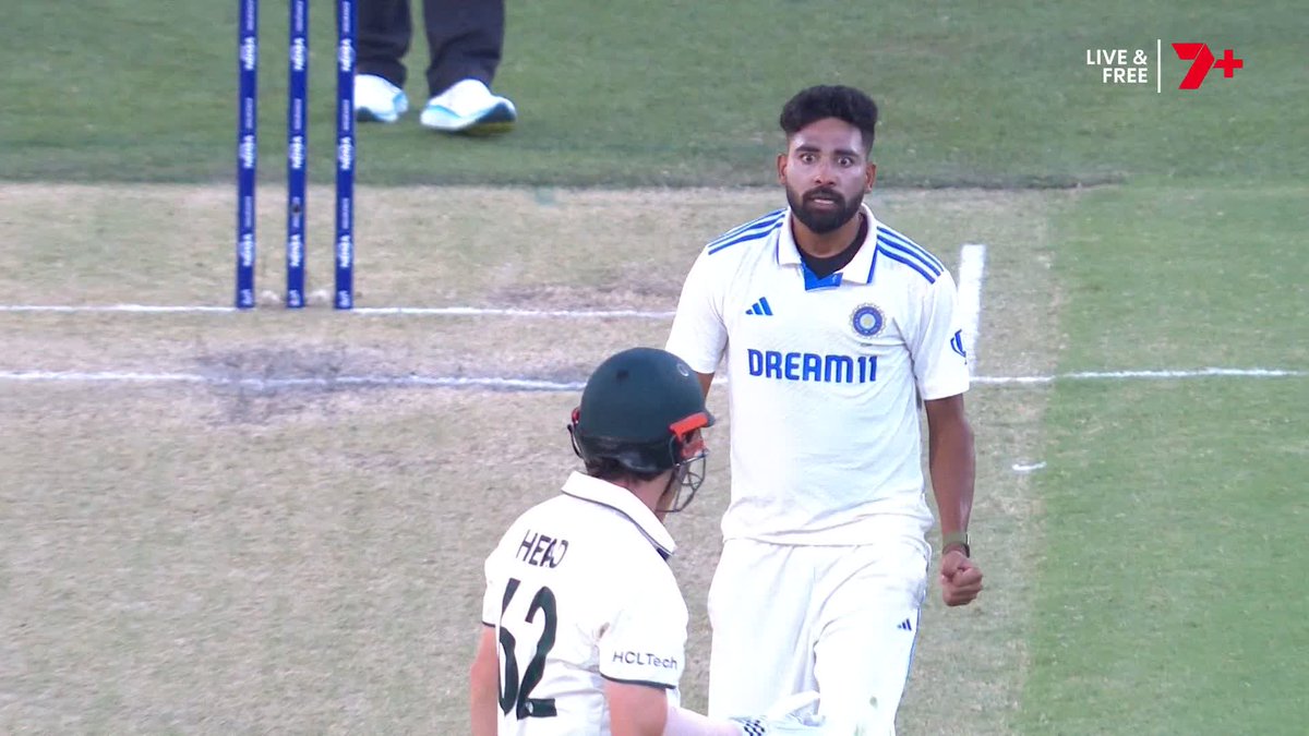 A sizeable crowd behind Australia... A billion behind Siraj 💙 #AavaDe | #AUSvIND