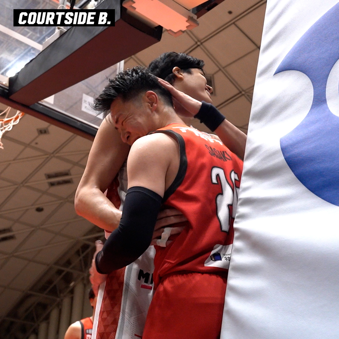 相手に対するリスペクト🤝 佐々木隆成のディフェンスを讃える渡邊雄太! 佐々木隆成 Ryusei Sasaki 三遠ネオフェニックス🐤🔥SAN-EN NEOPHOENIX Yuta Watanabe (マネージャー管理) 千葉ジェッツふなばし 🛫PAINT IT JETS✨ #Bリーグ #りそなグループ