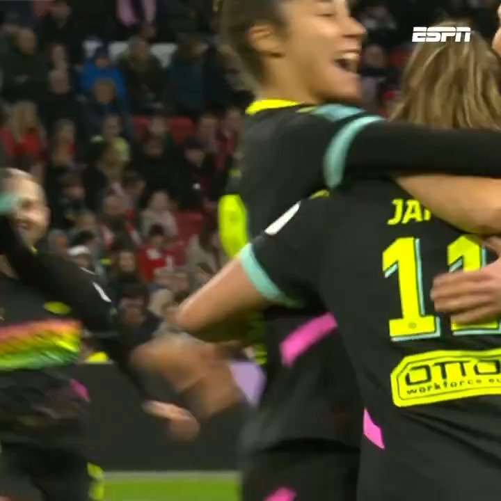 Renate Jansen zet PSV met bekeken balletje op voorsprong in de Johan Cruijff Arena👏