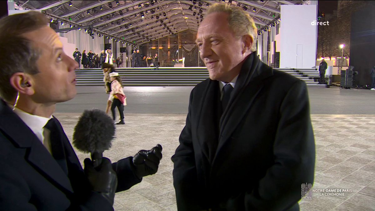 🔴 DIRECT - 🗣️"Très content de redonner un peu de joie à ces gens qui pleuraient en regardant #NotreDame partir en fumée" en avril 2019. François-Henri Pinault, PDG du groupe Kering, est un des donateurs qui ont contribué à la reconstruction de la cathédrale. #franceinfo
