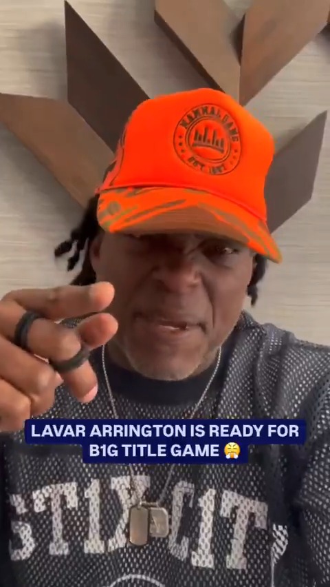 “LET’S GO GET THIS! LET’S GO GET THIS THING, BABY! LaVar Leap Arrington is so jacked up for tonight’s B1G title game 😤 #B1GFootball