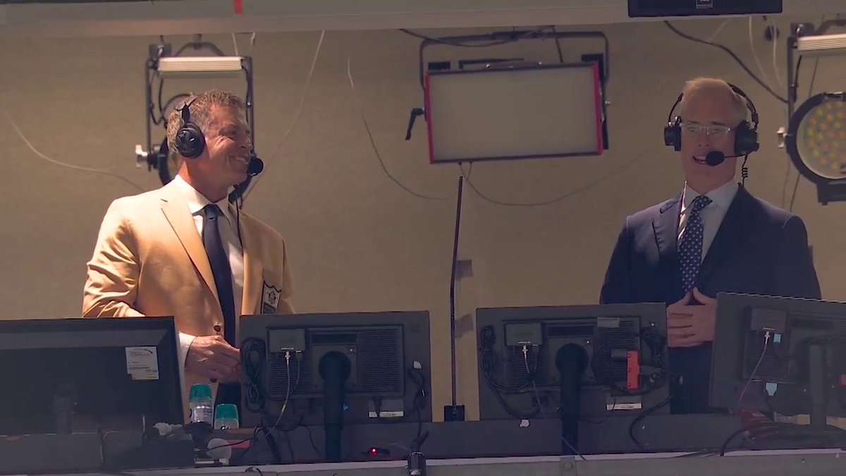 WHOLESOME: The moment Joe Buck found out on live TV that he was joining his father in the Pro Football Hall of Fame. 🥹🥹🥹 Awesome.