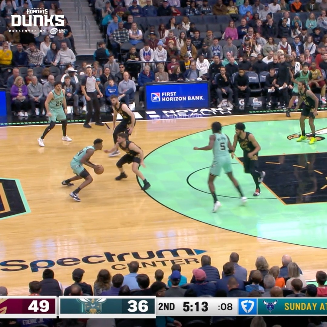 .@MarkWi1liams with dunk #3 of the quarter 😮‍💨 Dr Pepper | 📹 Hornets On FanDuel Sports Network
