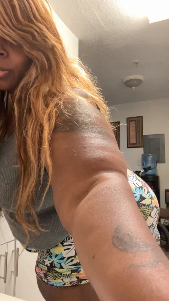 🗣️🗣️🗣️😍😍😍 Why Is She Still Out Here Putting On Like Dis???? 🤣🍑 I Need Her In The Official Video Bih!!! What Y’all Think??? #ThisAintNormal 🔥🔥🔥