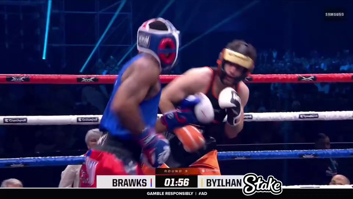 The most badass moment of the #DTRFight was Bylhan POPPING his shoulder back in place not once, but TWICE mid-fight 🤯 This guy is built different!