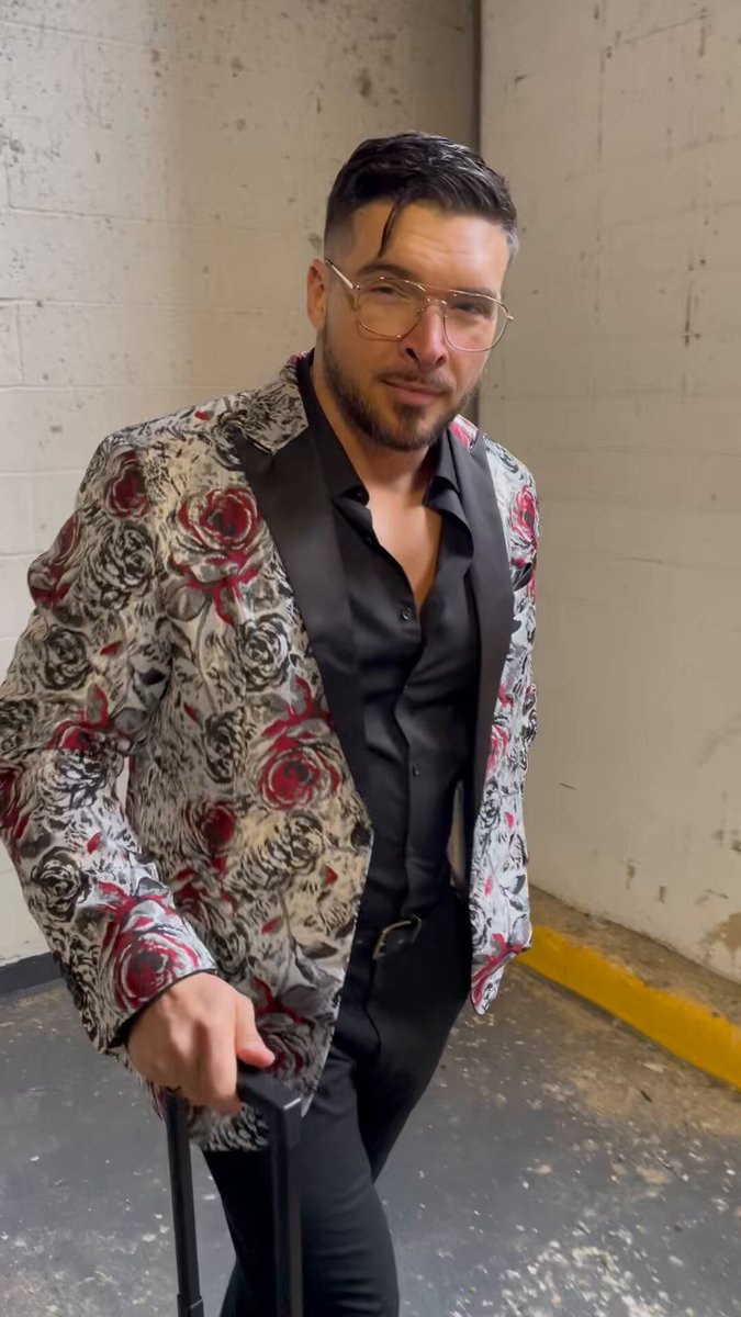 Surviving 25 minutes in Minneapolis should win me the NXT Title on its own #NXTDeadline