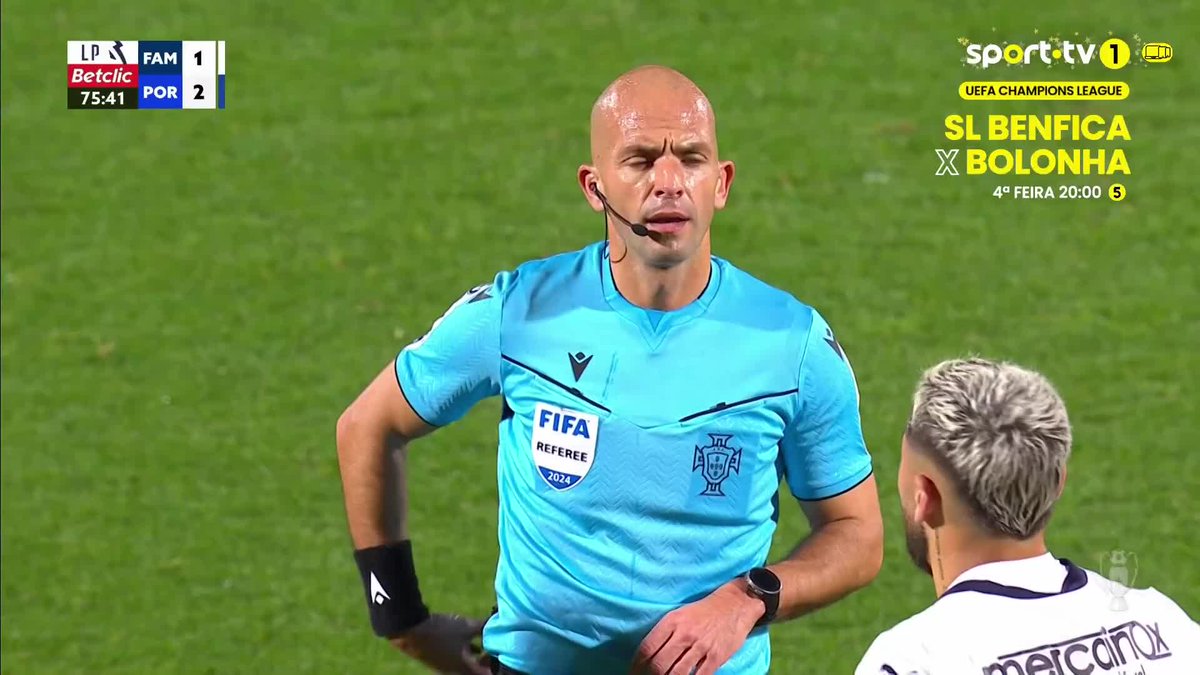 VAR teve de intervir, golo anulado e penálti assinalado 🍿 #sporttvportugal #LIGAnaSPORTTV #ligaportugalbetclic #famalicão #fcporto
