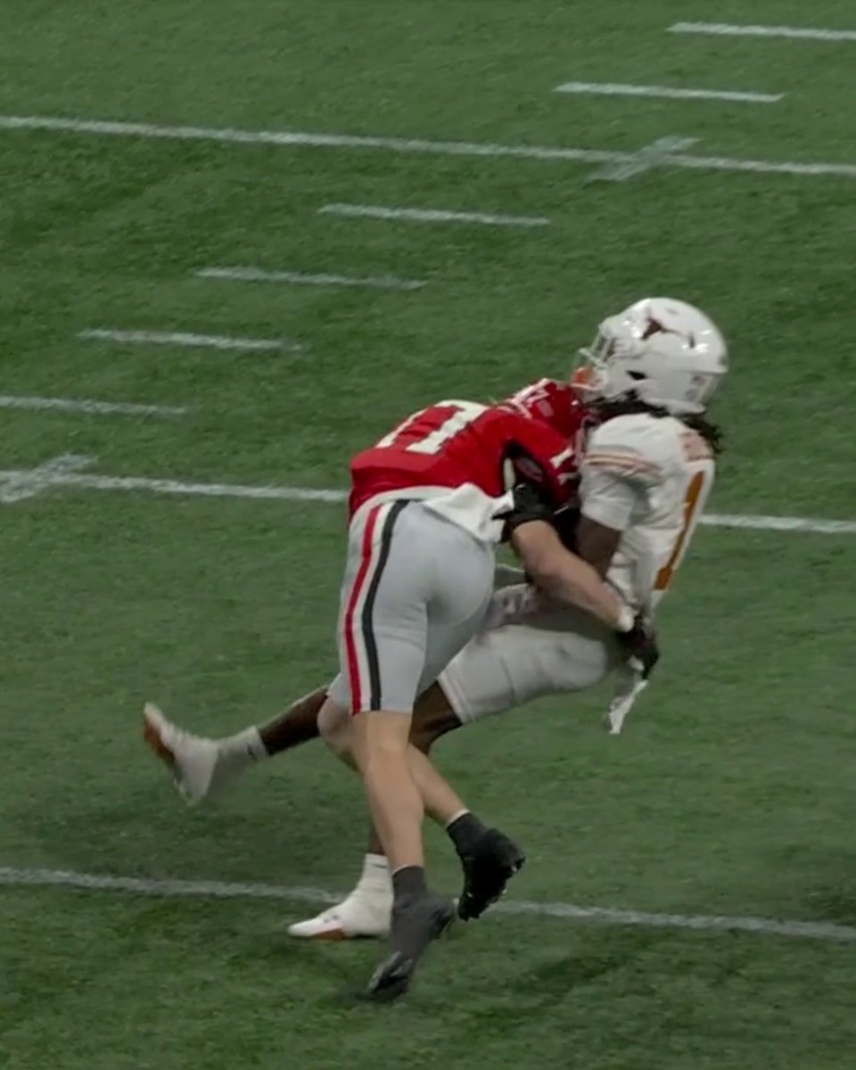 THIS HIT FROM GEORGIA'S DAN JACKSON ON SILAS BOLDEN 😳