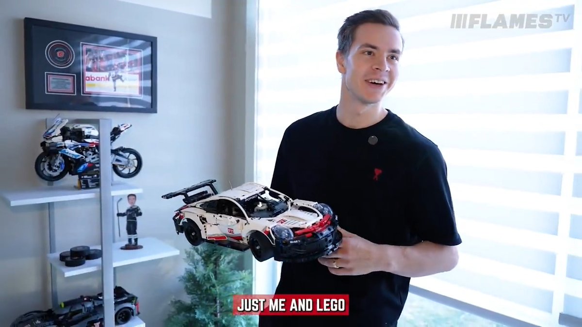 The Lego Man! Sharky shows off his impressive Lego collection and adds a new piece to his collection 🦈