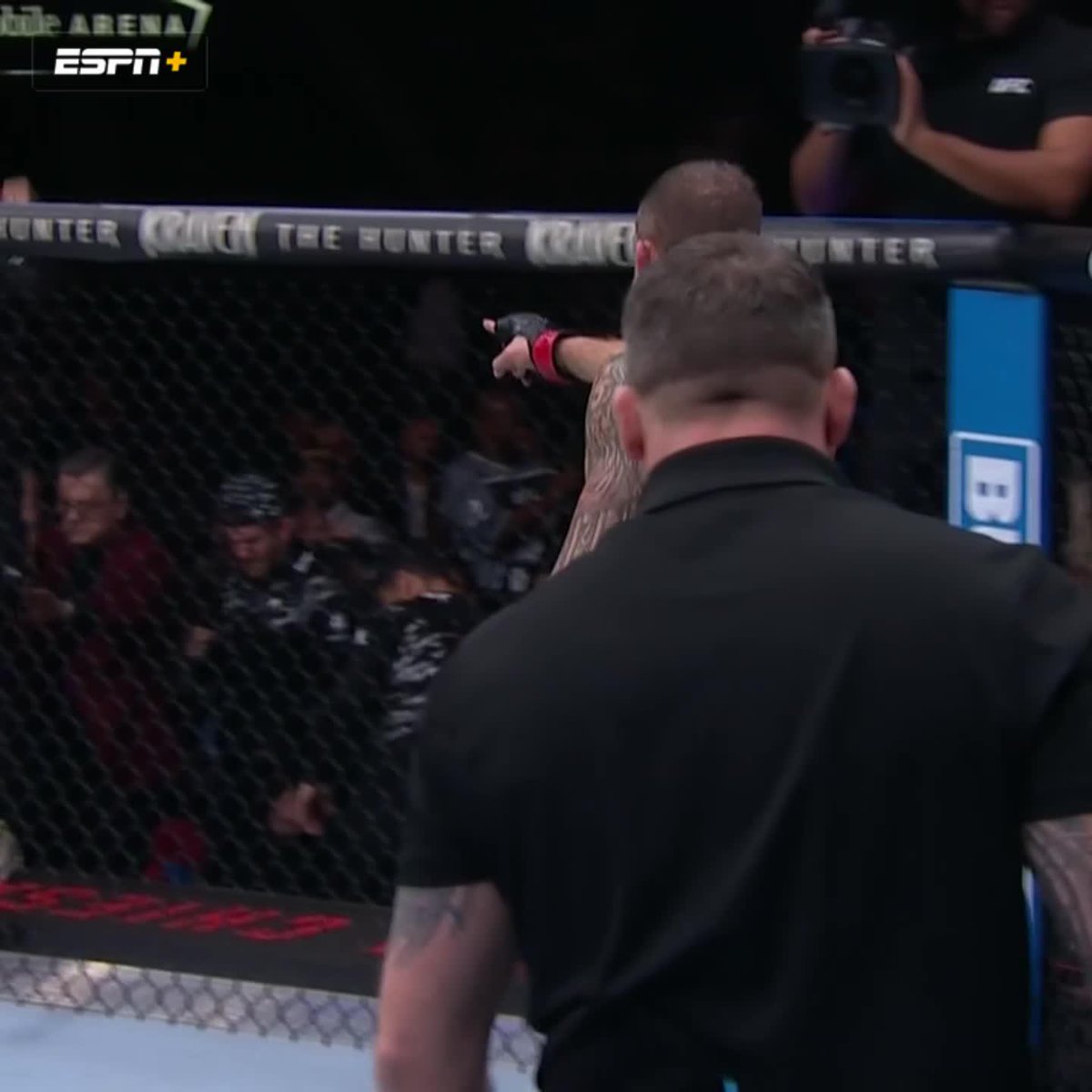 Michael Chiesa picks up a submission win on his birthday! 🎉😤 #UFC310 | LIVE NOW | ESPN+ 🍿