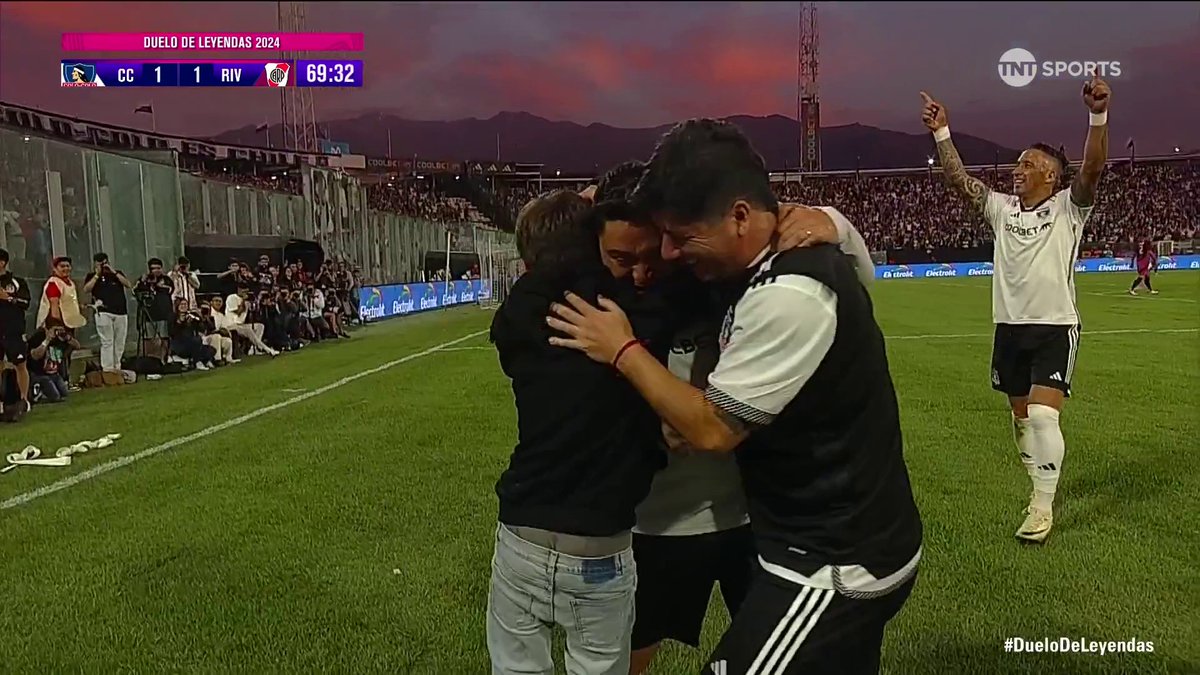 Manuel Neira marcó para Colo-Colo en el Duelo de Leyendas.