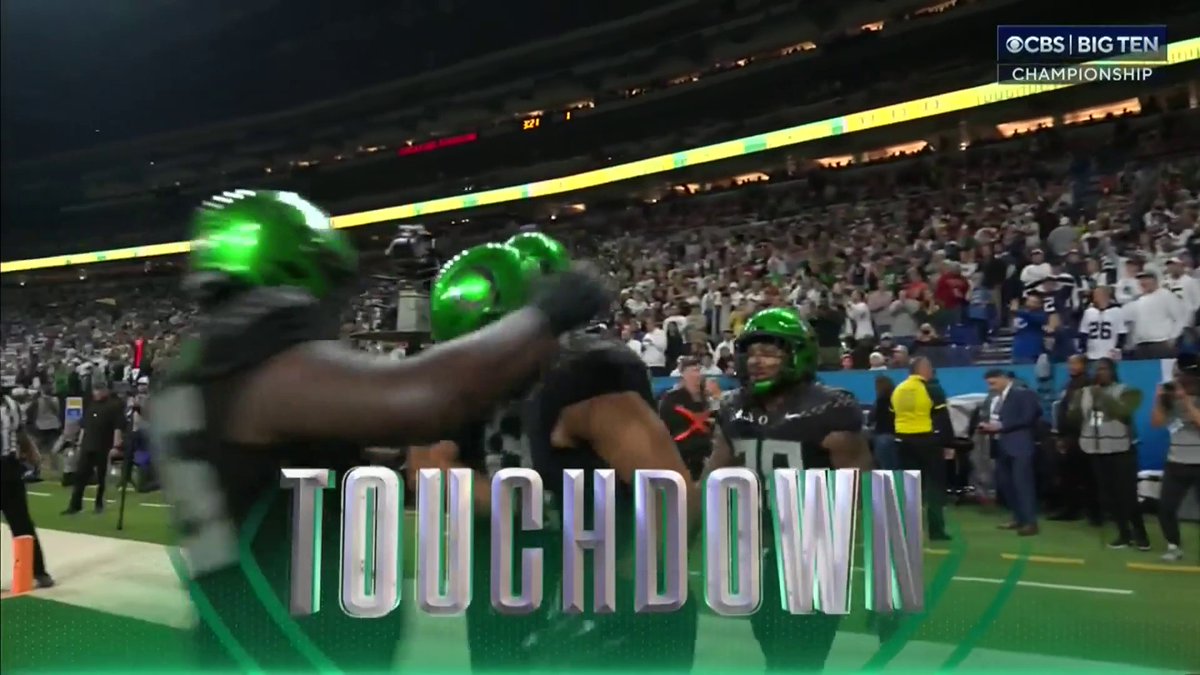 SADIQ AGAIN ✌️ Oregon Football's offense is cruising in the first half 🦆 📺 CBS