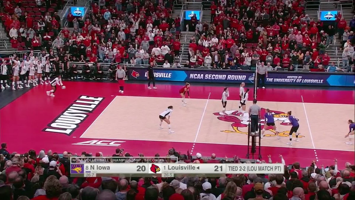 WHAT AN ENDING!!! #NCAAWVB x 🎥 ESPN+ / Louisville Volleyball