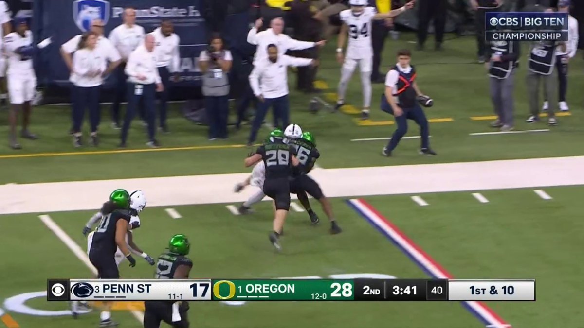 Tyler Warren not going down easy and then LOWERING THE SHOULDER.