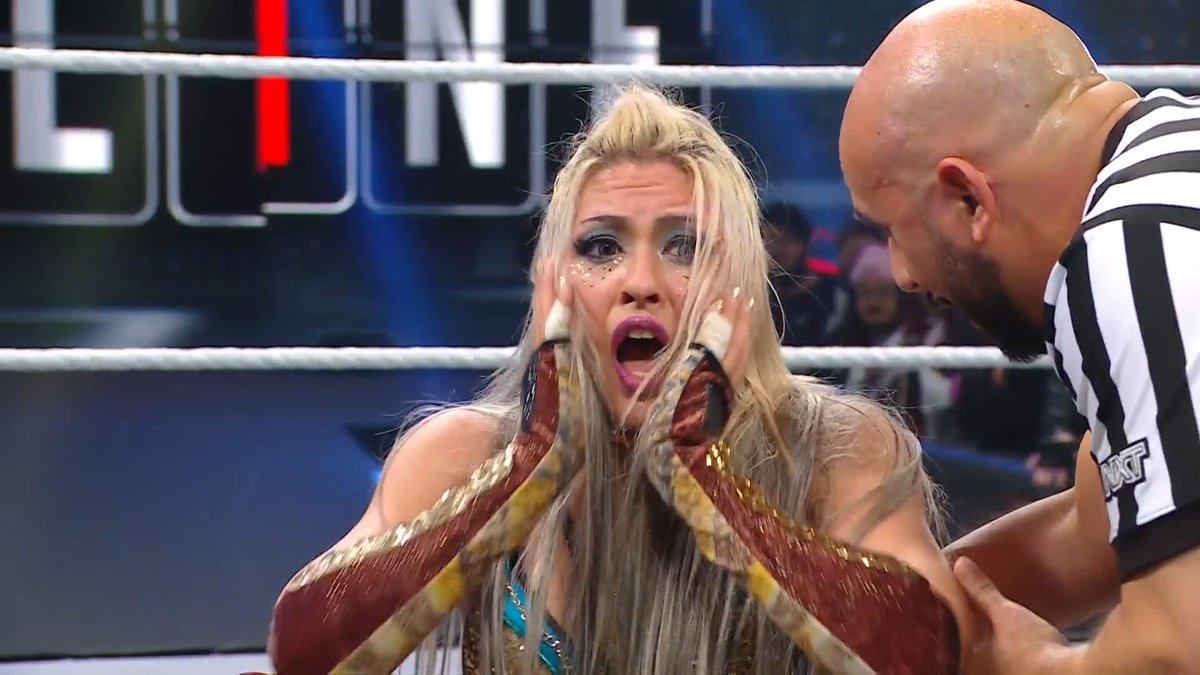 WHAT A FINISH!!! 🤯 GIULIA IS THE WOMEN'S IRON SURVIVOR!!! 🙌 #WWENXT | #WWEDeadline