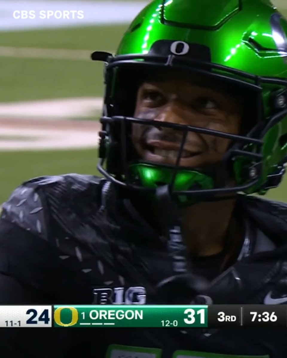 TEZ JOHNSON IS HAVING HIMSELF A GAME 🔥 🔥 A 48-YARD RECEIVING TOUCHDOWN TO PUT OREGON UP 14 😤
