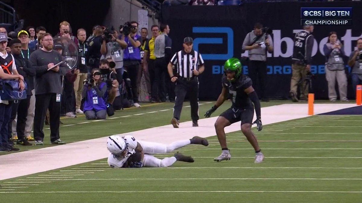 More horrible officiating.. part 22 FINE. THE. REFS. #PennState #Oregon
