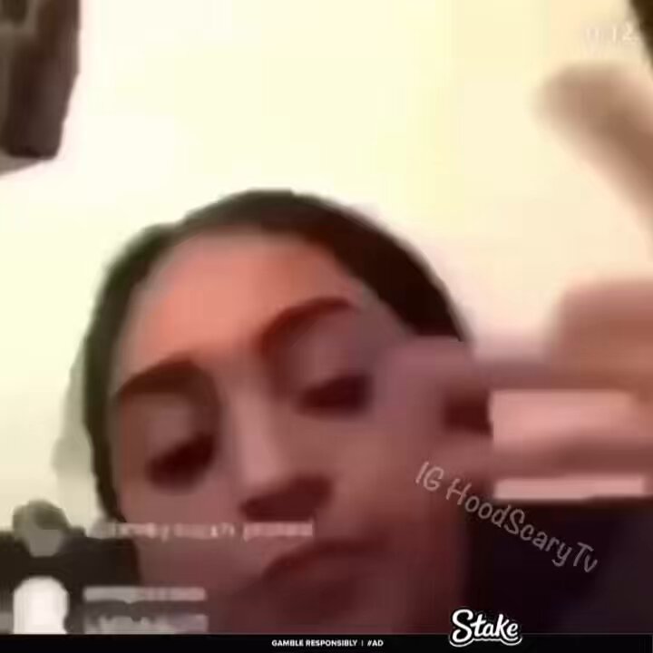 Girl shoots her phone on ig live 😭