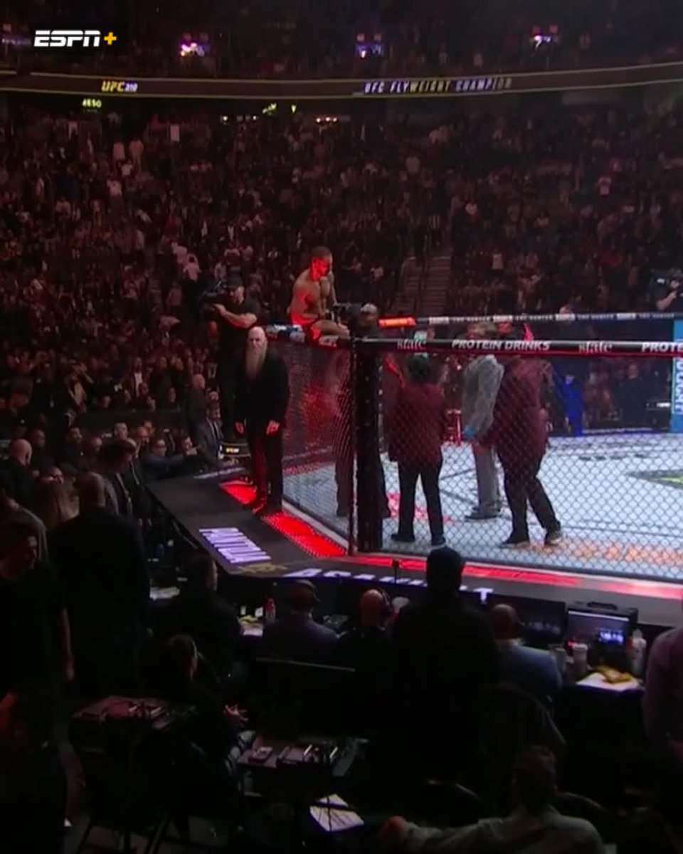 ALEXANDRE PANTOJA SUBMITS KAI ASAKURA IN ROUND 2 💪 #UFC310