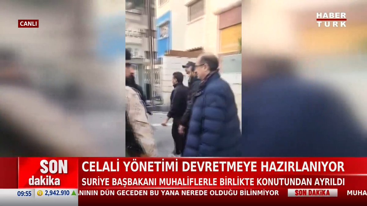 #SONDAKİKA - Celali yönetimi devretmeye hazırlanıyor Suriye Başbakanı Celali evinden ayrıldı, otelde kurulan büroya geçiyor.