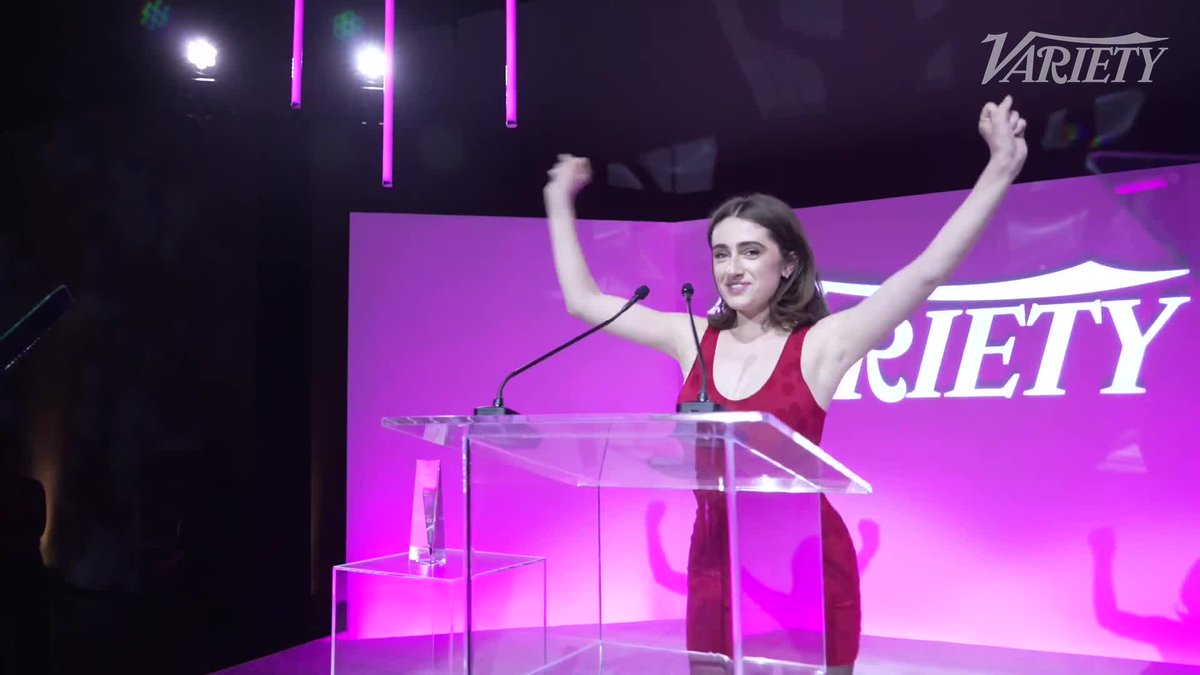Rachel Sennott presenting Charli xcx with the Hitmaker of the Year award at Variety Hitmakers 💚