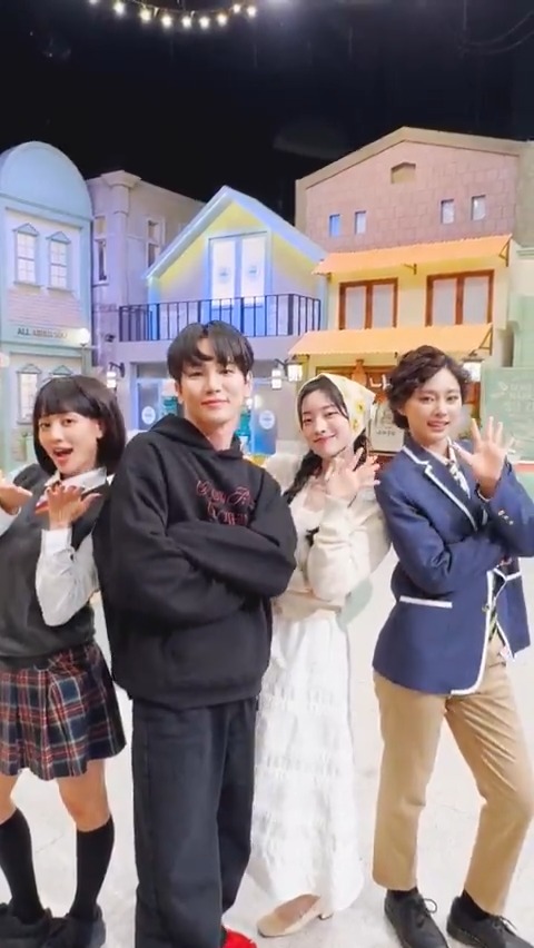 #STRATEGY with #KEY 🔑🩵 🎧 STRATEGY #TWICE #트와이스 #STRATEGY #SHINee #샤이니 #키 SHINee #JIHYO #지효 #DAHYUN #다현 #TZUYU #쯔위
